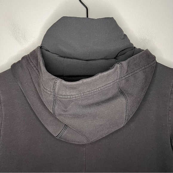 Athleta Victory Long PrimaLoft Hooded Full Zip Jacket in Black S - Picture 7 of 11